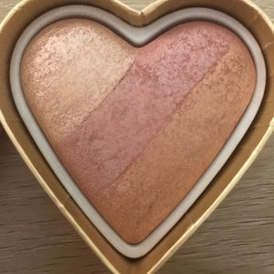 Too Faced Sweethearts blush in Peach Beach